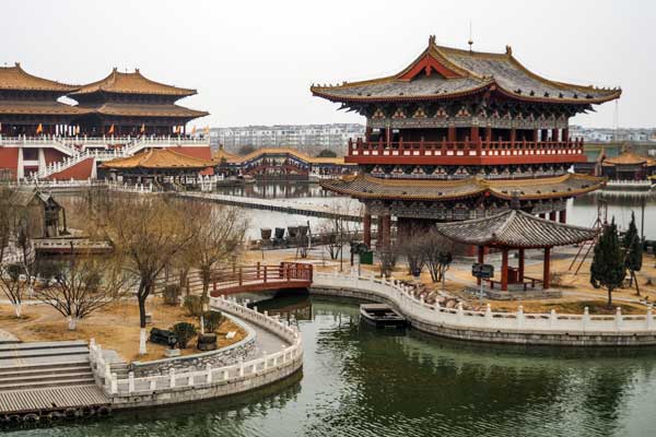 華中旅游